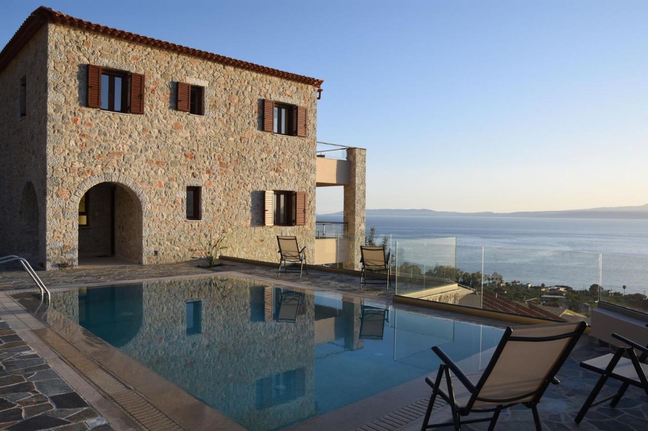 Villa Dafni - Infinite Sea Vistas With Private Pool Kalamata Dış mekan fotoğraf