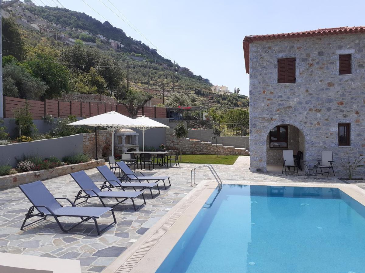 Villa Dafni - Infinite Sea Vistas With Private Pool Kalamata Dış mekan fotoğraf